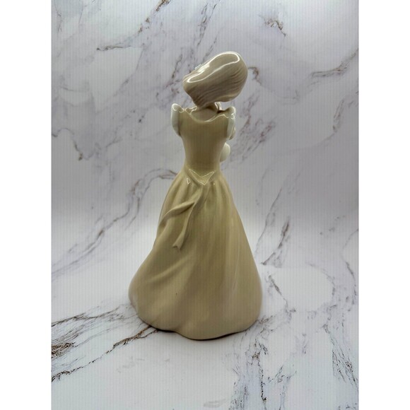 Royal Doulton ''Dreaming'' HN3133 Lady Figurine Reflections Collection - Picture 3 of 11